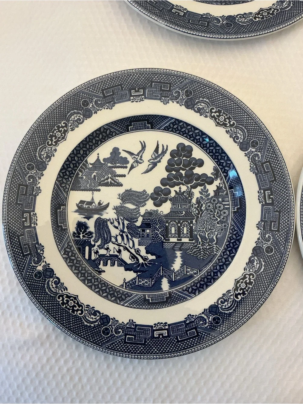 Johnson Brothers Blue and White Willow-Pattern Dinner Plates - Set of 6